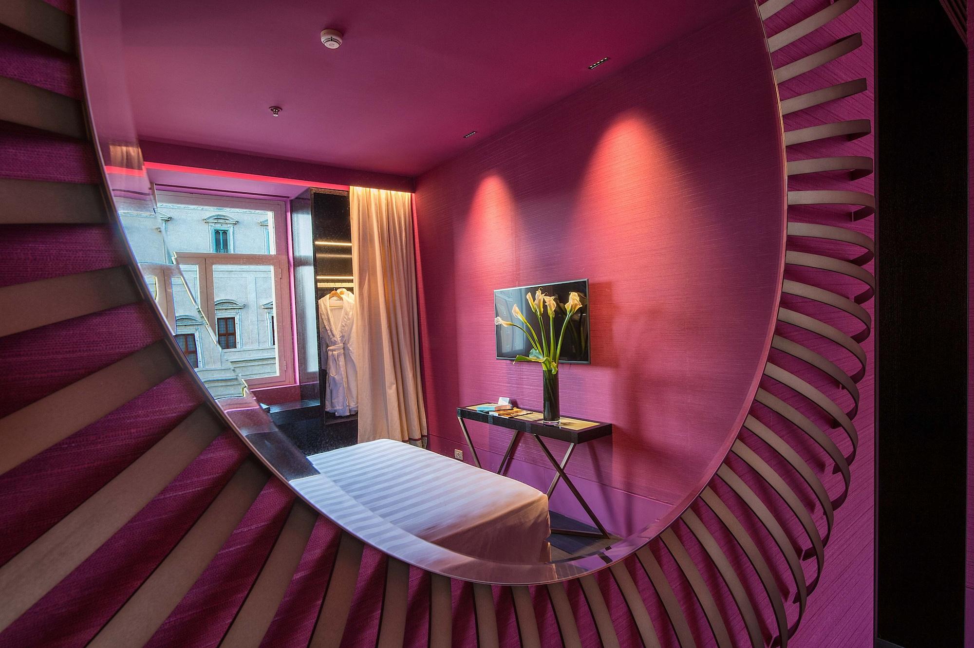 Sina Bernini Bristol, Autograph Collection 5*